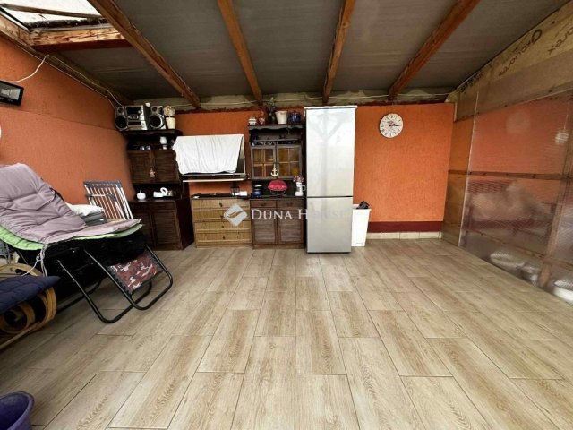 Eladó családi ház, Pincehelyen 35 M Ft, 3 szobás