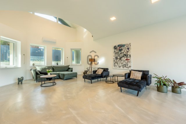 Eladó családi ház, Csobánkán 495 M Ft, 8 szobás