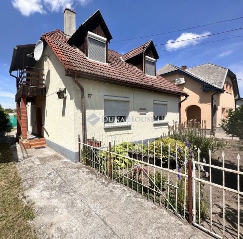 Eladó családi ház, Győrött 109.99 M Ft, 4 szobás