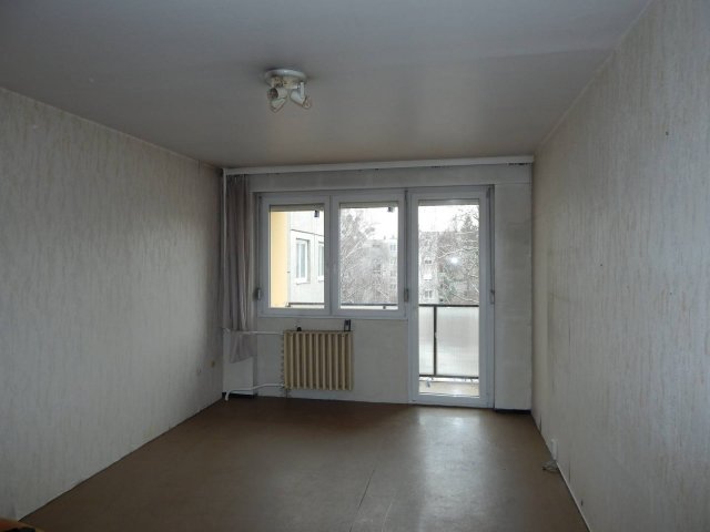 Eladó panellakás, Tatabányán 43.9 M Ft, 3 szobás
