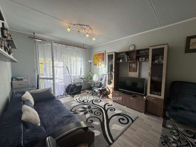 Eladó panellakás, Debrecenben 54.9 M Ft, 2 szobás