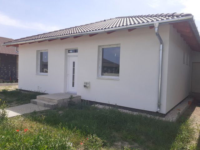 Eladó ikerház, Taksonyon 91.2 M Ft, 4 szobás