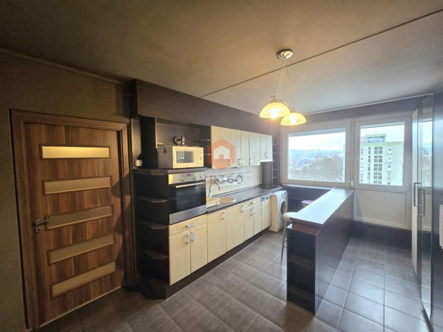 Eladó panellakás, Pécsett 39.9 M Ft, 1+1 szobás