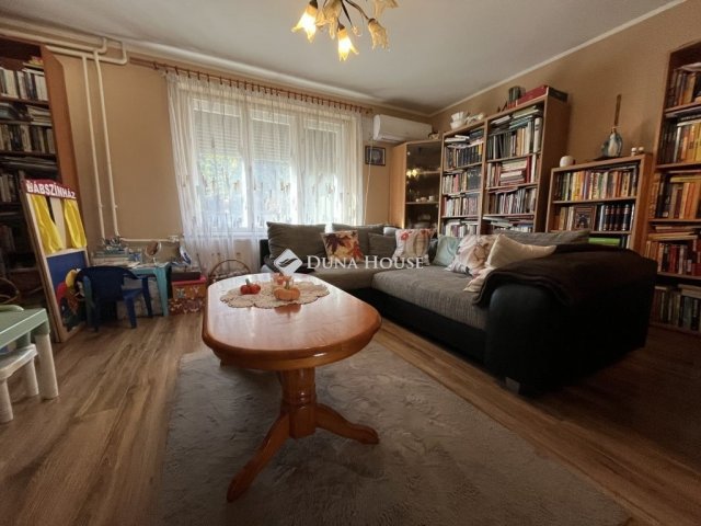 Eladó családi ház, Bakonyszentkirályon 59.5 M Ft, 4 szobás