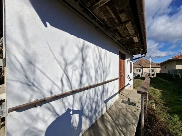 Eladó családi ház, Sülysápon 35 M Ft, 1 szobás