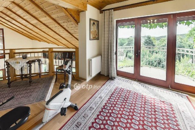 Eladó családi ház, Nadapon 239 M Ft, 5+1 szobás