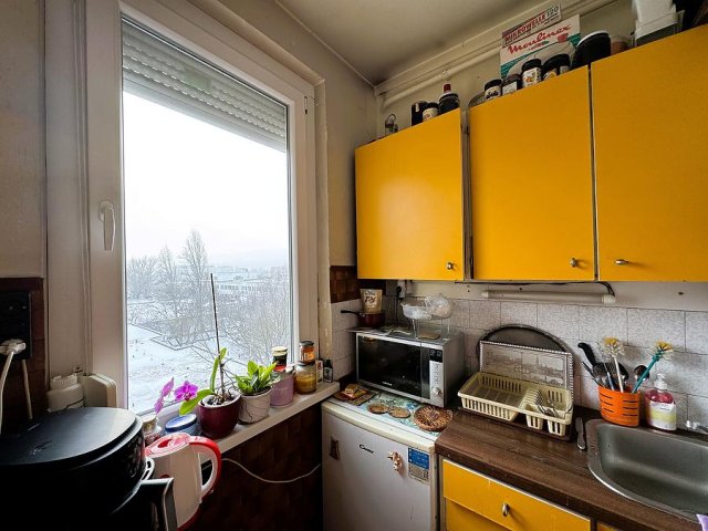 Eladó panellakás, Budapesten, III. kerületben 45 M Ft, 1 szobás