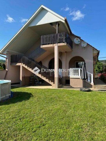 Eladó családi ház, Siklóson 96.5 M Ft, 5 szobás