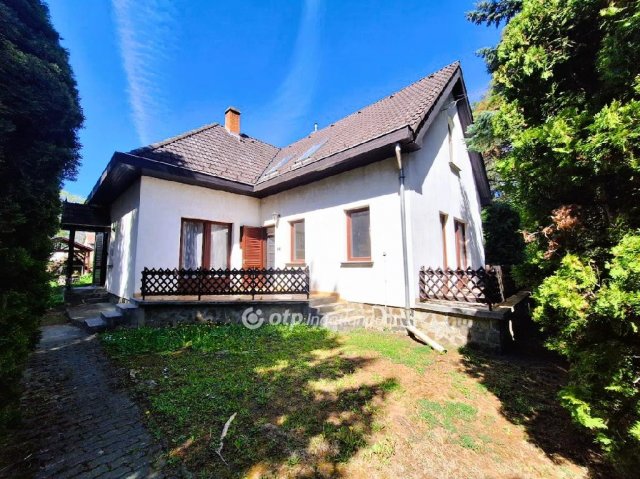 Eladó családi ház, Veszprémben 98 M Ft, 6 szobás