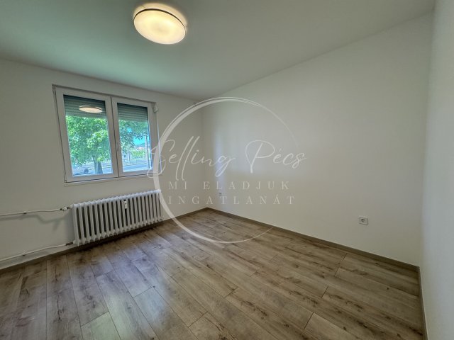 Eladó panellakás, Pécsett, Mihály utcában 60 M Ft, 2 szobás
