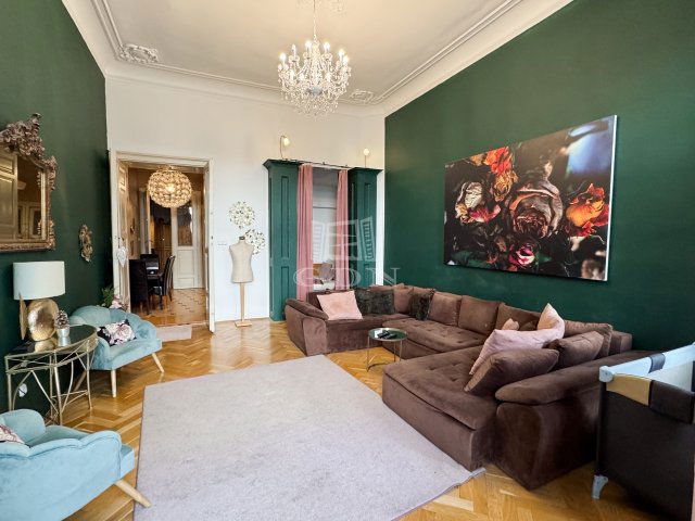 Eladó téglalakás, Budapesten, V. kerületben 98 M Ft, 1 szobás