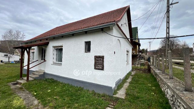 Eladó családi ház, Bakonybélben 26.9 M Ft, 1 szobás