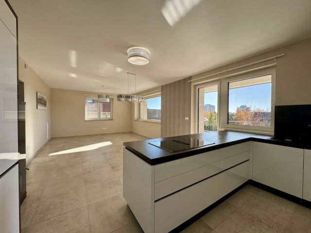 Eladó téglalakás, Balatonfüreden 259.08 M Ft, 4 szobás