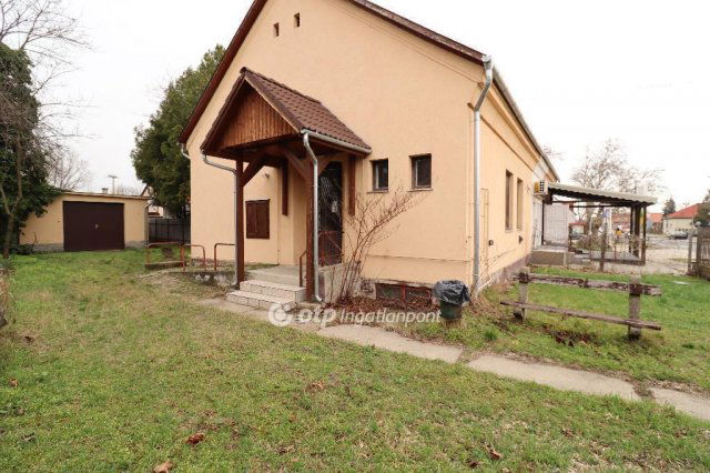 Eladó családi ház, Taksonyon 55.1 M Ft, 3 szobás