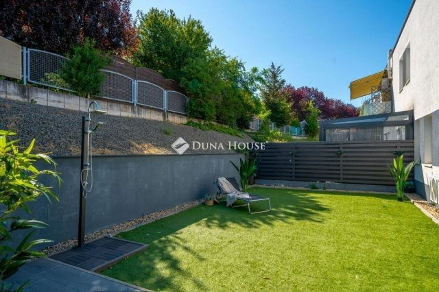 Eladó téglalakás, Budapesten, XVI. kerületben 139 M Ft, 3 szobás