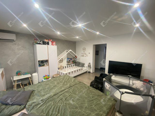 Eladó családi ház, Kapuváron 64.99 M Ft, 2 szobás