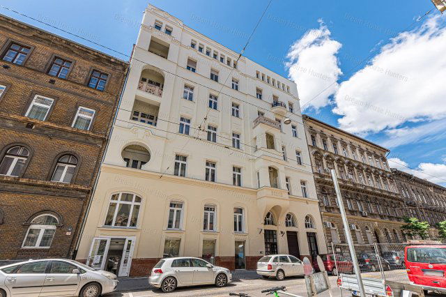 Eladó téglalakás, Budapesten, VI. kerületben 81.499 M Ft