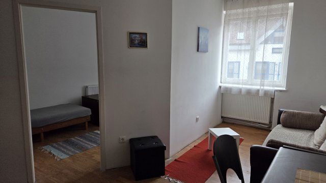 Kiadó téglalakás, albérlet, Esztergomban 180 E Ft / hó