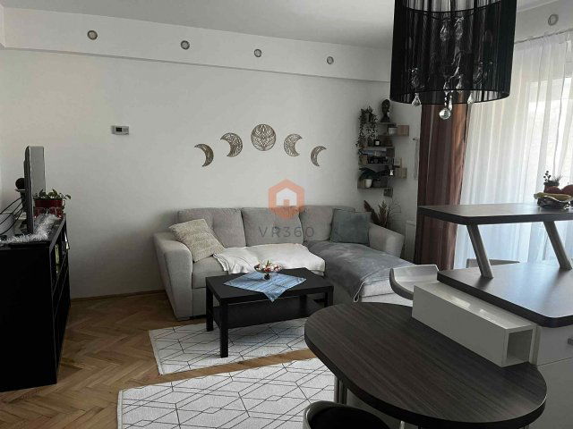 Kiadó téglalakás, albérlet, Pécsett, Semmelweis utcában