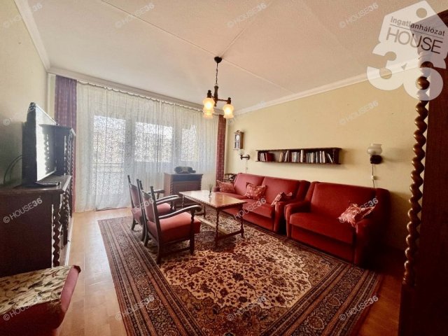 Eladó panellakás, Kecskeméten 49.9 M Ft, 2 szobás