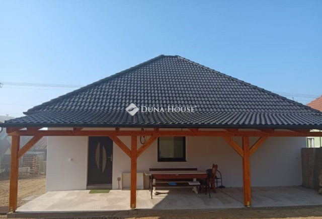 Eladó családi ház, Maglódon 85 M Ft, 4 szobás