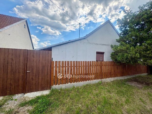 Eladó családi ház, Hevesen 14.9 M Ft, 2 szobás