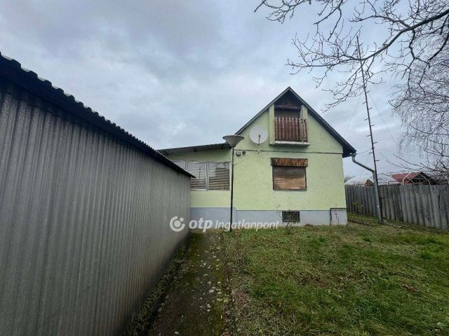 Eladó családi ház, Debrecenben 22 M Ft, 2+1 szobás