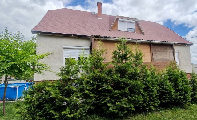Eladó családi ház, Füzesabonyban 39.9 M Ft, 6 szobás