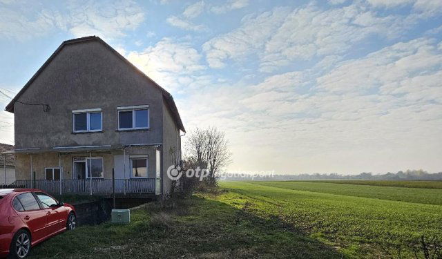 Eladó családi ház, Abában 65 M Ft, 5+1 szobás