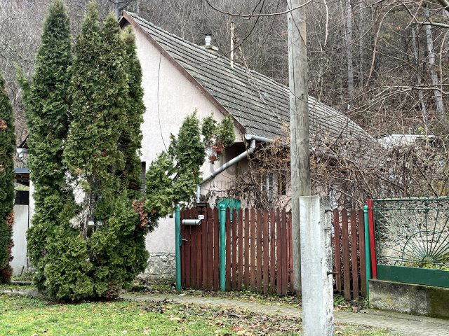 Eladó családi ház, Gánton 13.9 M Ft, 2 szobás