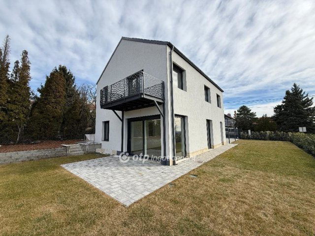 Eladó családi ház, Szentendrén 219.9 M Ft, 5 szobás