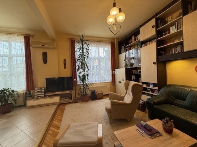 Eladó téglalakás, Budapesten, XII. kerületben 165 M Ft, 4 szobás