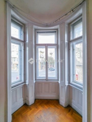 Eladó téglalakás, Budapesten, VII. kerületben 128 M Ft, 3 szobás