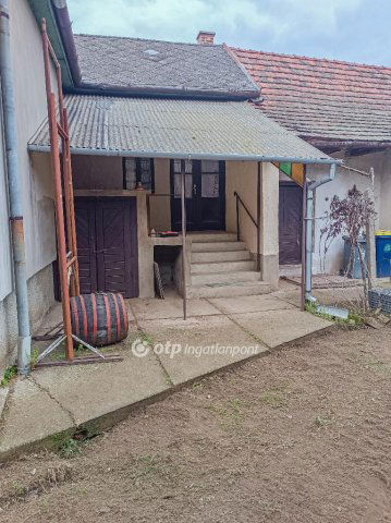 Eladó családi ház, Berkeszen 18 M Ft, 4 szobás