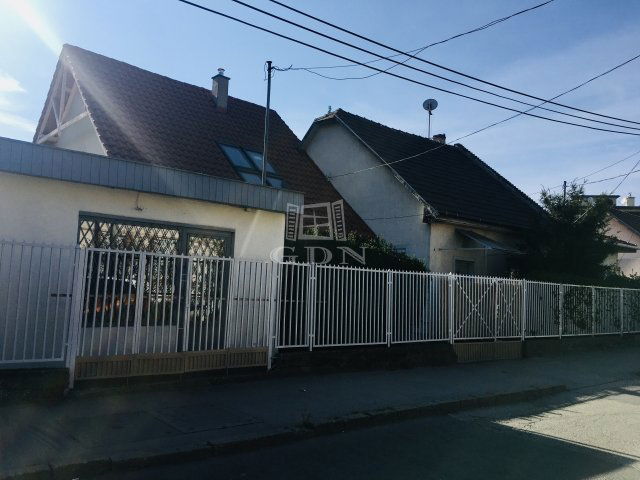 Eladó családi ház, Budapesten, XVIII. kerületben 88.5 M Ft