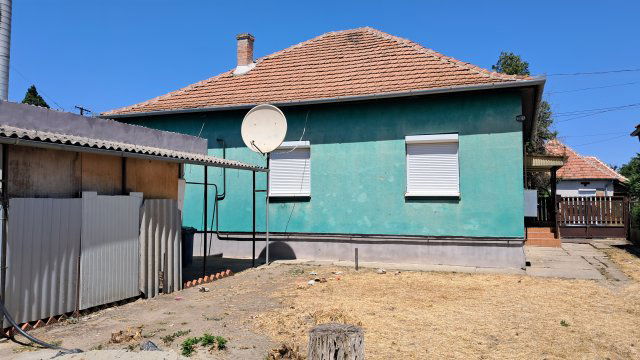 Eladó családi ház, Tiszatenyőn 21.7 M Ft, 3 szobás