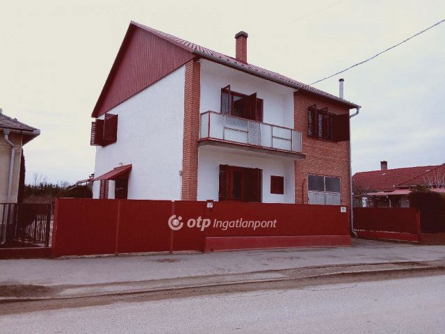 Eladó családi ház, Nagyvarsányon 44.9 M Ft, 4 szobás