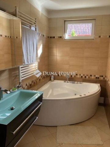 Eladó családi ház, Budapesten, XVII. kerületben 116 M Ft