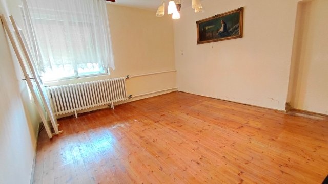 Eladó családi ház, Székesfehérvárott 80 M Ft, 2 szobás