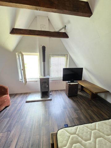 Eladó családi ház, Pécsett 17.8 M Ft, 2 szobás