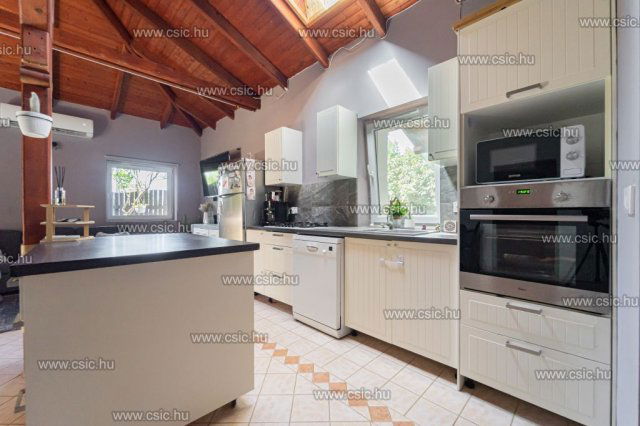Eladó családi ház, Pomázon 128.9 M Ft, 4 szobás