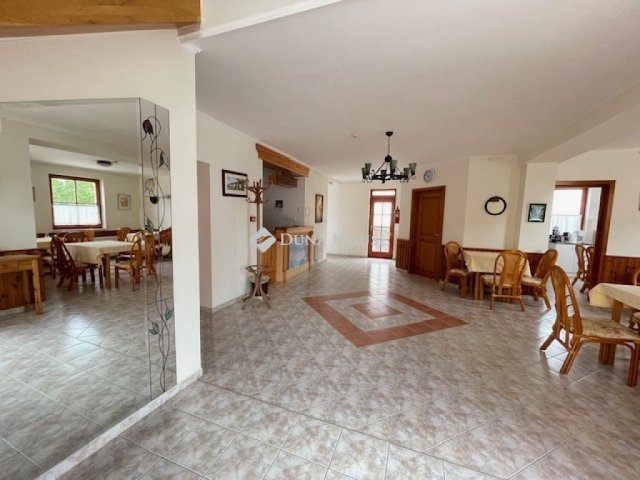 Eladó hotel, Fertőhomokon 215 M Ft, 8 szobás