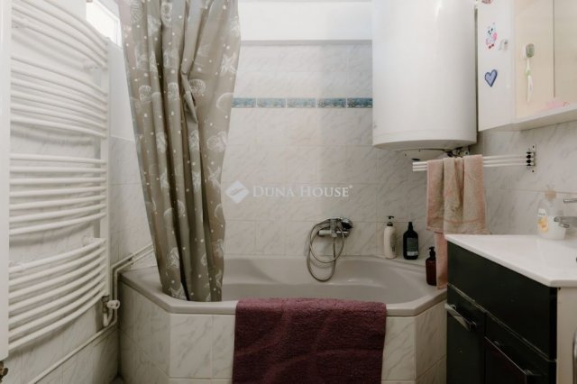 Eladó családi ház, Tótvázsonyban 57.9 M Ft, 2 szobás