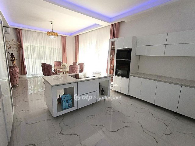 Eladó családi ház, Ercsiben 84.9 M Ft, 3 szobás