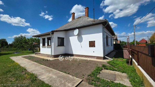 Eladó családi ház, Nádudvaron 35 M Ft, 2 szobás