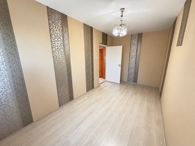 Eladó panellakás, Győrött 45.9 M Ft, 2 szobás