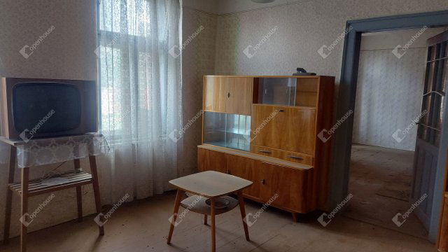 Eladó családi ház, Csanádapácán 3.4 M Ft, 4 szobás