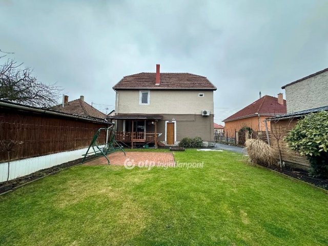 Eladó családi ház, Miskolcon 89.9 M Ft, 6+1 szobás