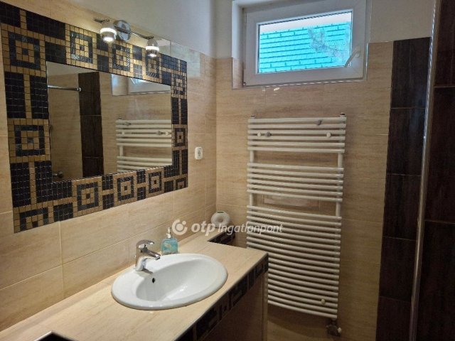 Eladó családi ház, Érden 235 M Ft, 6+1 szobás