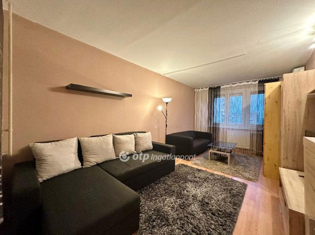 Eladó panellakás, Budapesten, III. kerületben 68.5 M Ft, 2 szobás